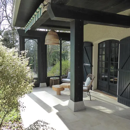 Gustavine - Maison D'architecte * Ger (Pyrenees-Atlantiques)