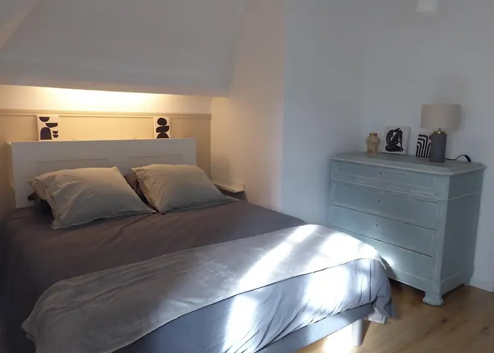 Gustavine - Maison D'architecte * Ger (Pyrenees-Atlantiques)