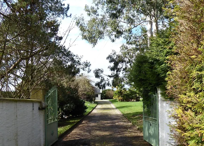Gustavine - Maison D'architecte * Ger (Pyrenees-Atlantiques)